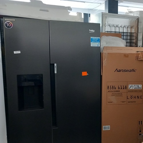 Двудверный холодильник BEKO черного цвета – идеальный выбор для стильной кухни